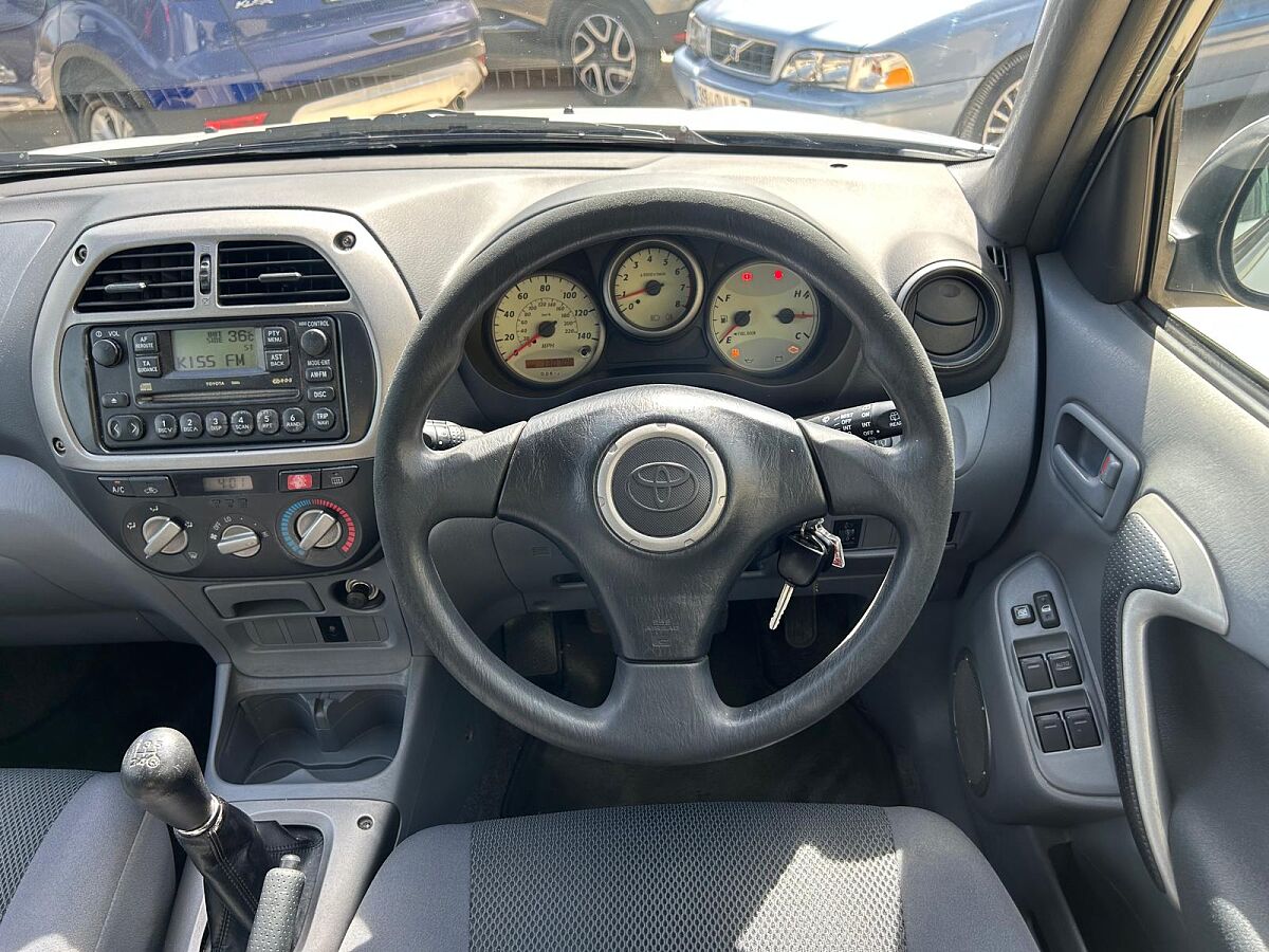 TOYOTA RAV 4 GX 2.0 VVTI 4X4 UK PLATED RHD IN SPAIN 130000 MILES SUPERB 2003